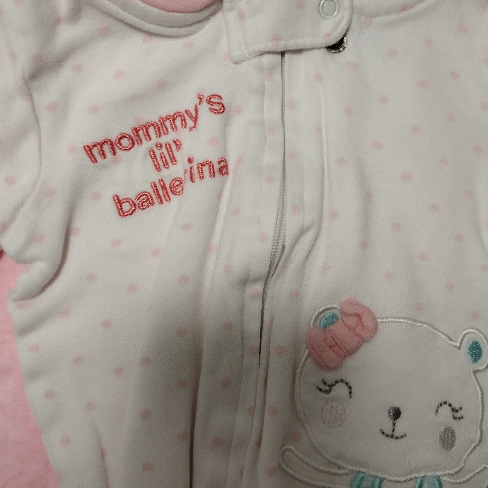 Infant girl sleeper.              6/$15